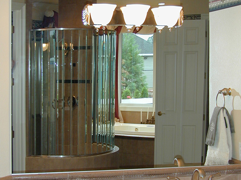 Traditional House Plan Master Bathroom Photo 02 - 011S-0076 - Shop House Plans and More