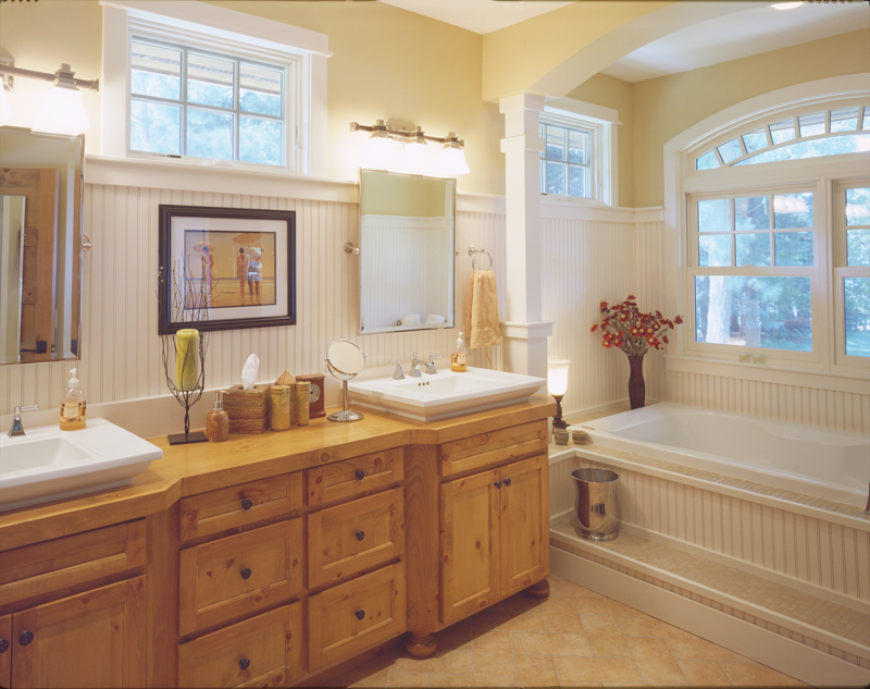 Southern House Plan Master Bathroom Photo 01 - Brady Circle Luxury Home 072S-0001 | House Plans and More