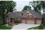 Traditional House Plan Front of House 072S-0006