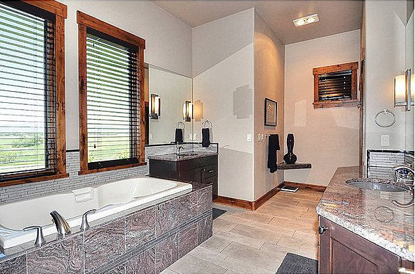 Master Bathroom Photo 02 -  101D-0028 | House Plans and More